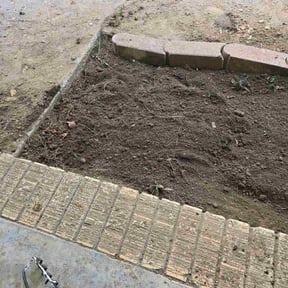 Flower Bed Weeding by The Bilingual Landscape Artist reviewed on September 19, 2024