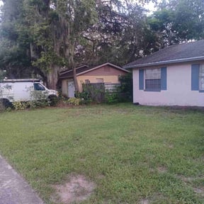 Leaf Removal by Stellar Lawn Care LLC reviewed on October 27, 2021