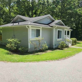 Bush Trimming by Peachy clean pressure washing, LLC reviewed on August 9, 2021