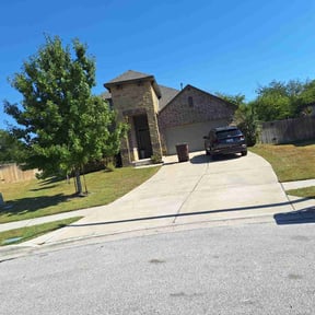 Bush Trimming by Leijas Brothers Landscaping reviewed on November 29, 2025