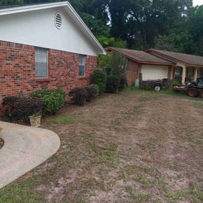 Bush Trimming by Supreme Home Services reviewed on August 20, 2025