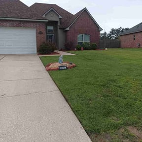 grass maintenance by Landon Tipton reviewed on July 24, 2025