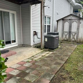 Bush Trimming by Gagnons home maintenance reviewed on August 20, 2025