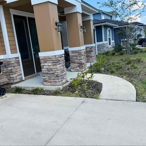 Bush Trimming by Justin Myers  reviewed on November 4, 2025