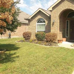 Flower Bed Weeding by J&D Lawn Care Services & More LLC reviewed on August 20, 2025