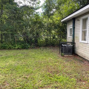 Bush Trimming by Fresh Views Lawn Service reviewed on August 18, 2025