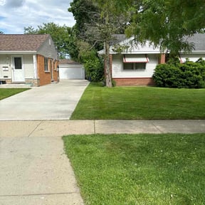 residential landscaping by Mendoza landscaping reviewed on August 21, 2025