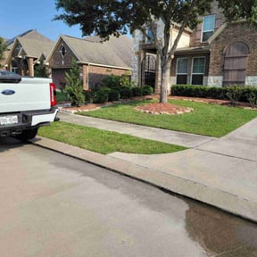 landscape maintenance by Lee Lee&#039;s Lawn Service  reviewed on August 18, 2025