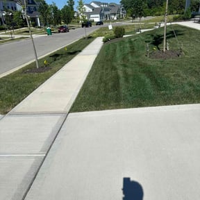 landscaping by EP Remodeling LLC reviewed on August 17, 2025