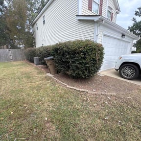 Flower Bed Weeding by JME Services reviewed on October 23, 2025