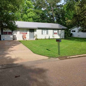 yard maintenance by K's Lawn Care reviewed on August 20, 2025