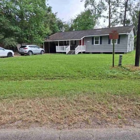 turf maintenance by GT Custom Renovations LLC reviewed on May 8, 2024