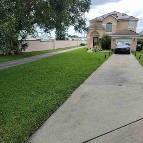 grass cutting by B&amp;t lawn servicee reviewed on August 17, 2025