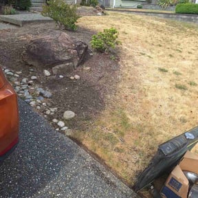 Flower Bed Weeding by Absolute groundskeeping LLC reviewed on August 16, 2025