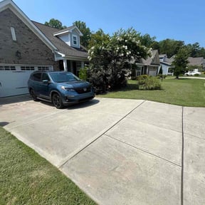 landscaping services by Que Economic Landscaping reviewed on September 30, 2025