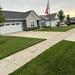 lawn maintenance by Inspire Peak Performance, LLC reviewed on May 14, 2024