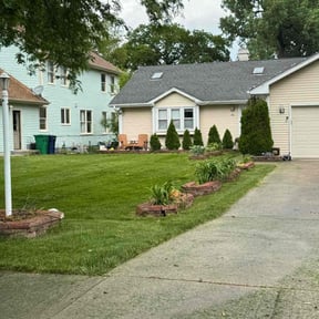 yard service by Guerrero's Landscaping reviewed on August 21, 2025