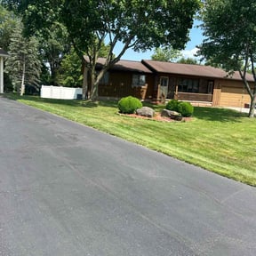 lawn care by Ford year-round Lawn Service reviewed on August 15, 2025
