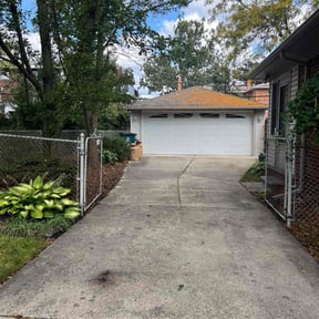 Leaf Removal by Mow N Geaux reviewed on September 27, 2025