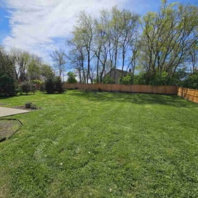 lawn maintenance by Charles&#039; grass cutting reviewed on April 23, 2025