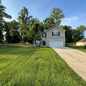 yard work by Isaiah's Custom Cutz reviewed on December 27, 2025