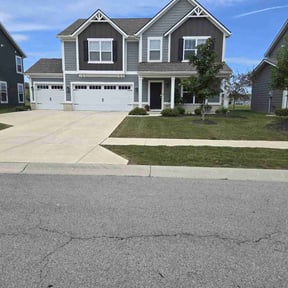 yard care by Roaring Fork Lawn Care reviewed on August 17, 2025