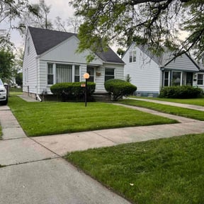 Long Grass Cleanup by On Point Lawn Care reviewed on August 20, 2025