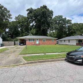 residential landscaping by Discount Mowing reviewed on December 6, 2025