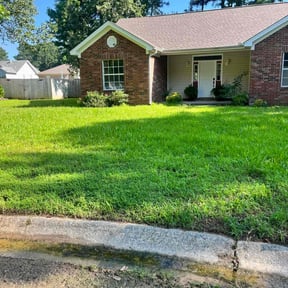 landscape maintenance by Clean Cut Land Management reviewed on August 16, 2025