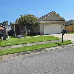 yard maintenance by Larkin Lawn Care reviewed on August 16, 2025