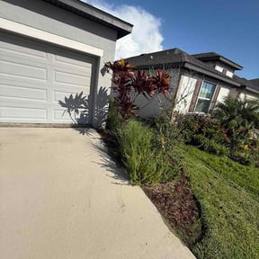 Flower Bed Weeding by Simple Solution Home Services LLC reviewed on August 31, 2026