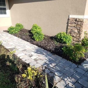 Flower Bed Weeding by electric landscaping llc reviewed on November 19, 2025
