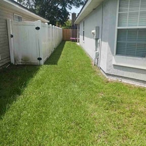 turf maintenance by Guevara Landscaping reviewed on May 13, 2024
