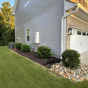 Bush Trimming by AMERICA'S BEST LAWN SERVICE LLC reviewed on August 16, 2025