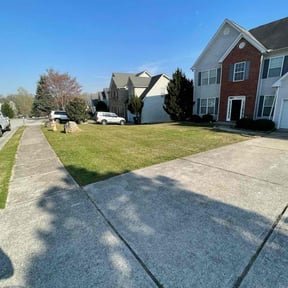 yard work by Alwaysready landscaping reviewed on November 21, 2025