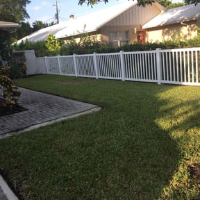yard service by Ready lawn and landscaping reviewed on December 6, 2025