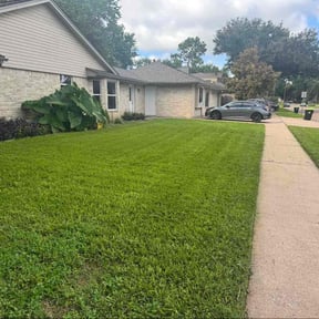 lawn maintenance by Old Glory Solutions, LLC reviewed on August 21, 2025