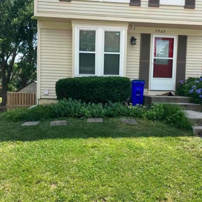 Bush Trimming by Prestige Home Care Lawn Service reviewed on August 16, 2025