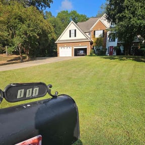 Bush Trimming by Zunigas Green Care LLC reviewed on December 3, 2025