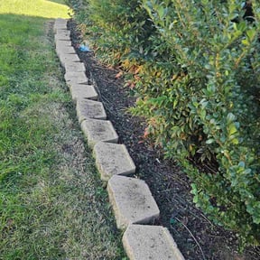 Flower Bed Weeding by Var Landscape reviewed on October 21, 2025