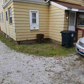 Leaf Removal by Helping Hand Handyman Services reviewed on August 16, 2025