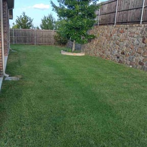 residential landscaping by Elite lawn care reviewed on August 17, 2025