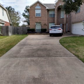 Bush Trimming by H3 Lawn Services reviewed on August 19, 2025