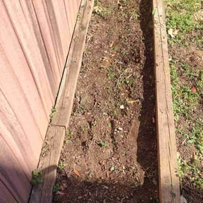 Flower Bed Weeding by Turf Horizon reviewed on October 23, 2025