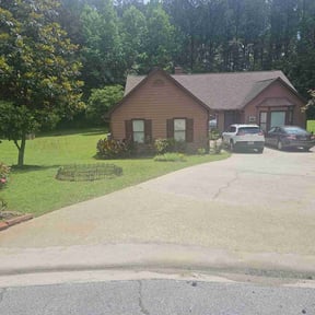 gardening service by Florida Georgia Service's LLC reviewed on August 16, 2025
