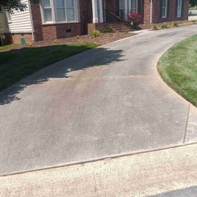 yard service by Jones landscaping reviewed on November 24, 2025