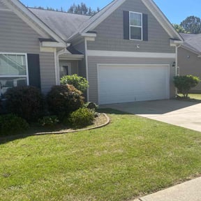 yard service by Hugo's Lawns reviewed on August 21, 2025
