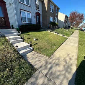 landscape maintenance by Acorn Lawn Care reviewed on August 20, 2025