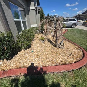 Flower Bed Weeding by Bello Properties reviewed on April 3, 2026