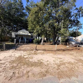 Leaf Removal by Over The Hedge Landscaping reviewed on December 22, 2025